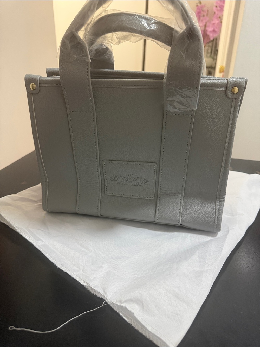 Marc Jacobs Gray The Tote Bag Canvas-Style Top Handle Tote - Picture 2 of 6